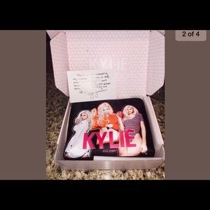 Kylie Jenner cosmetics  21 Bundle New